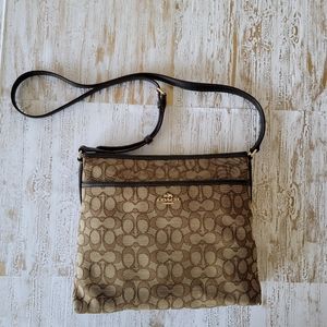 Coach messenger cross body